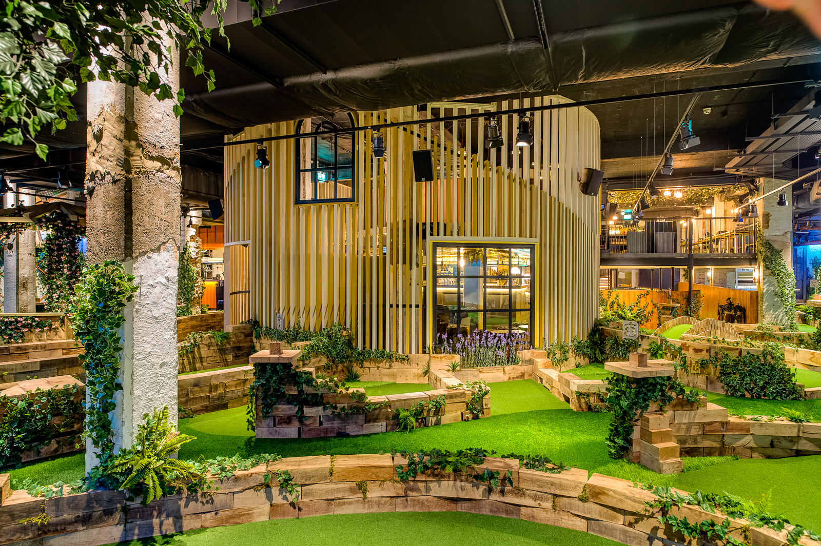 Swingers Crazy Golf City